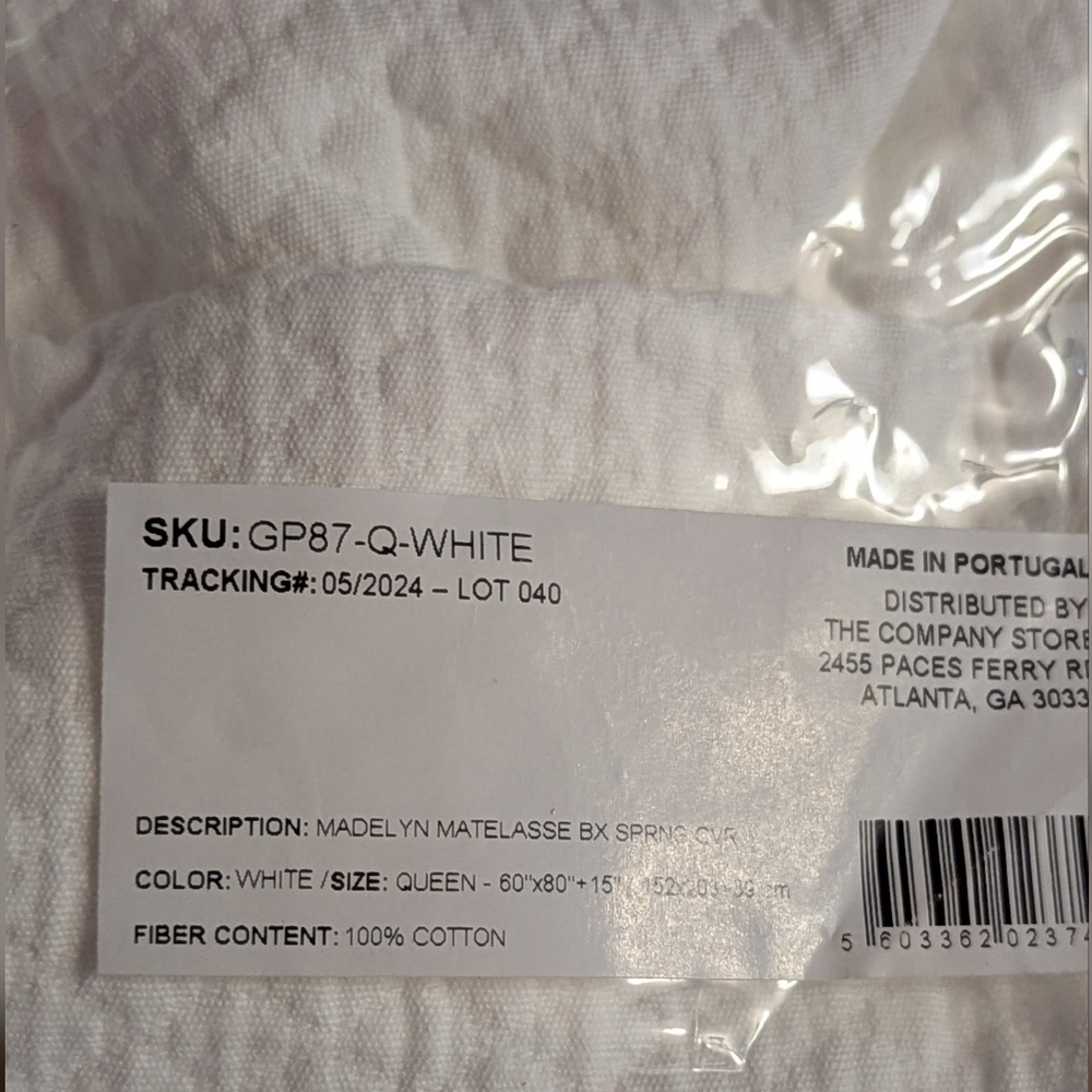 The Company Store White Madelyn Matelasse Box Spring Cover Queen 60 x 80 NEW - Picture 2 of 5